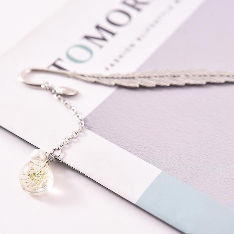 Novelty Dry Flower Bookmark Retro Ball Pendant Book Label For Girls Vintage Jewelry Kids Gift Stationery Book Accessories