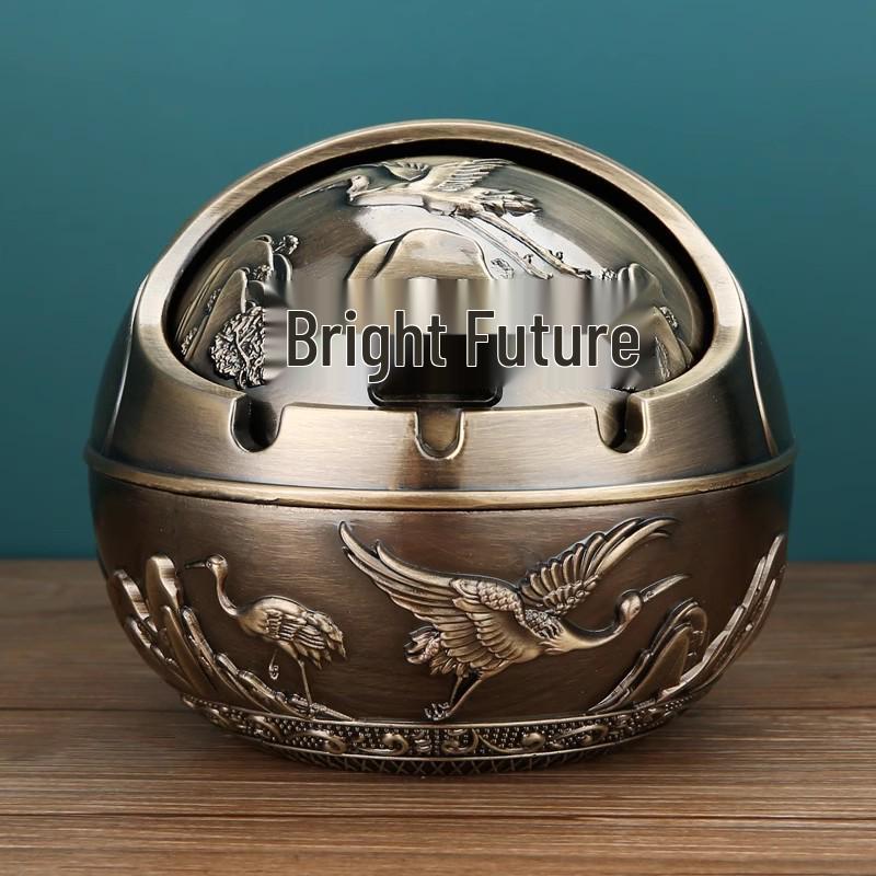 European Style Ashtray with Lid: Trendy, Drop-Proof, Anti-Fly Ash, Odor-Resistant, Luxury Living Room Decor.