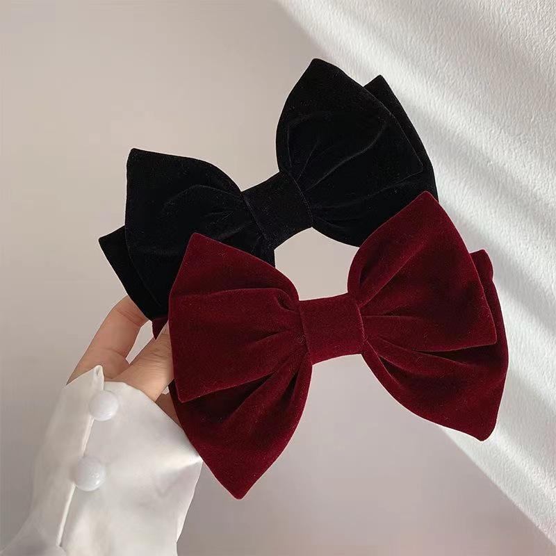 Influencer-Style Large Silk Velvet Bow Hair Clip - Korean Retro 2023 Headdress Accessory.