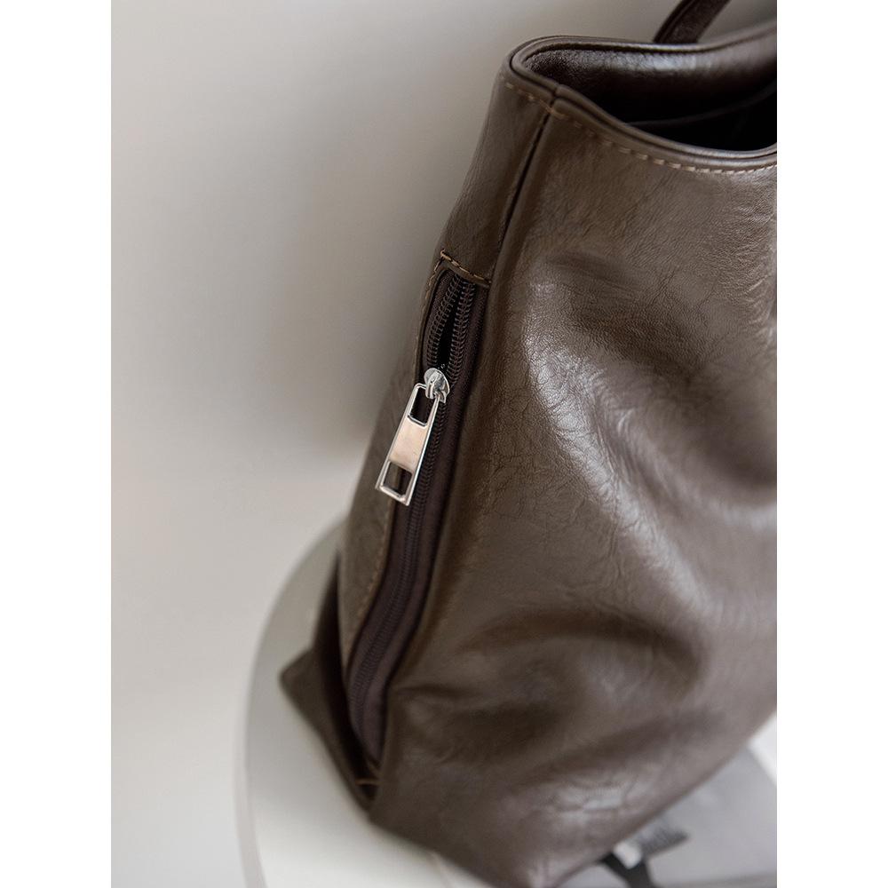 Casual Shoulder Bag Women's 2025 New Original Work and Class Commuting Soft Leather Bag Large Capacity Simple Large Tote Bag