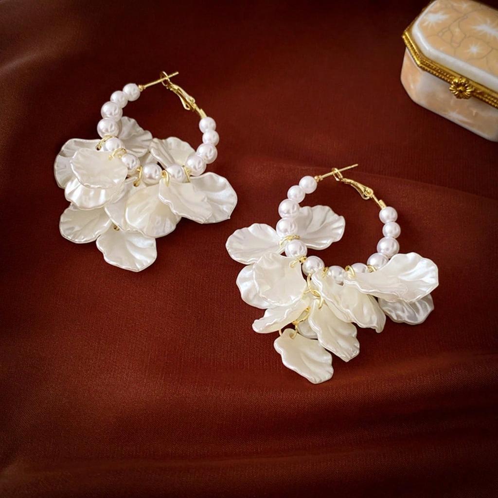 1 Pair of Lovely Pearl Shell Petal Tassel Hanging Earrings for Women, Gold Imitation Pearl Tassel Earrings, Suitable for Daily Wear