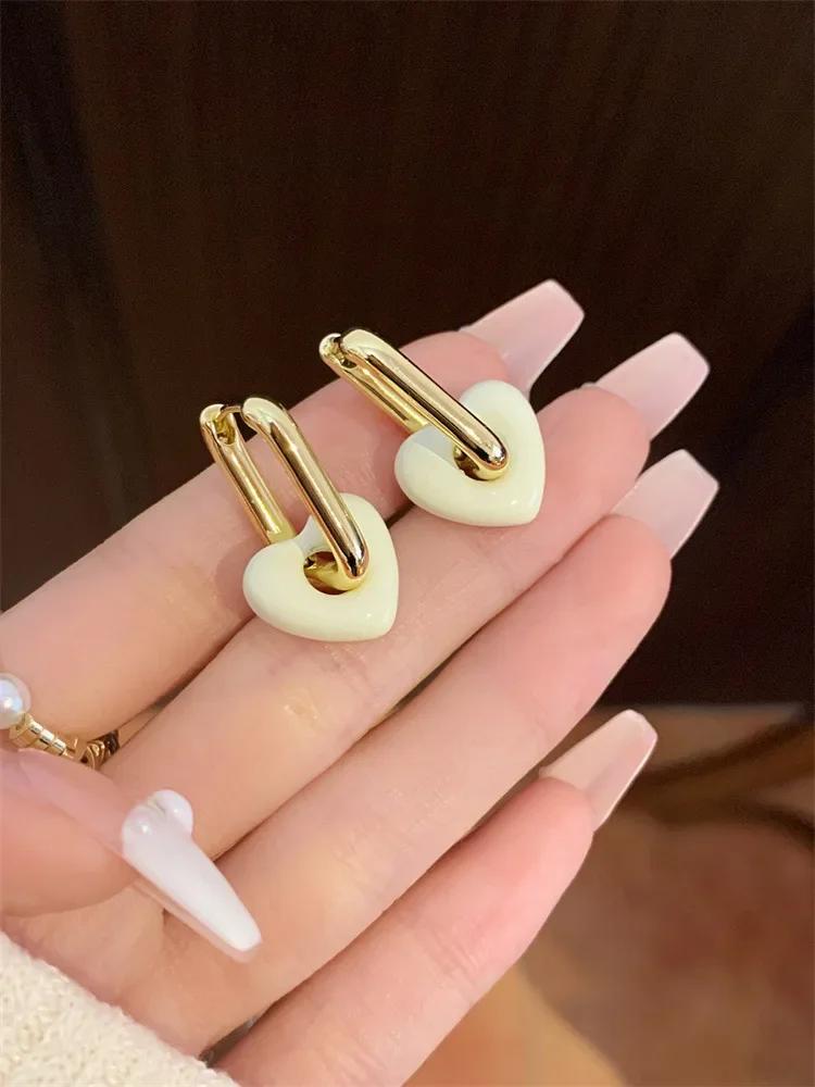 

Charm Glod Plated Hollow Out White Love Heart Drop Dangle Earrings for Women Cute Personality Hoop Earring Jewelry Accessories