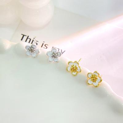 Boucles d'oreilles à fleurs douces pour femmes avec un style frais et pastoral Boucles d'oreilles polyvalentes