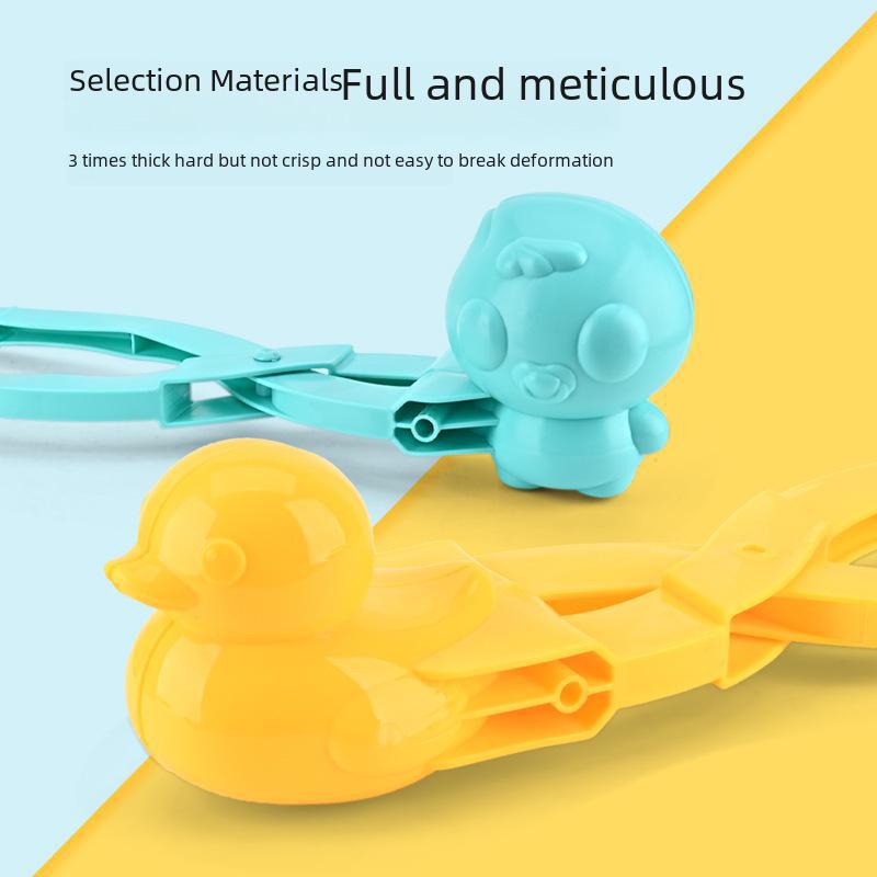Outdoor Little Yellow Duck Snowball Clip - the Ultimate Tool for Making Perfect Snowballs Effortlessly! Ideal for Snowball Fights and Winter Fun.