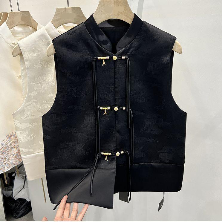 Outside the 2025 spring new stand-up collar buckle sleeveless retro jacquard vest