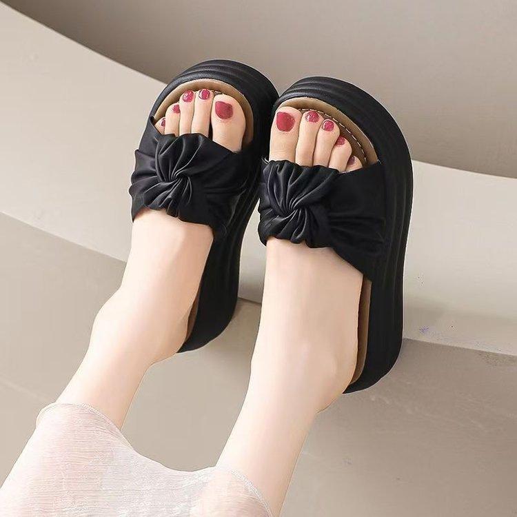 Premium thick-soled slippers women's summer 2025 new outer wear muffin fashion folds with skirts summer cool slippers