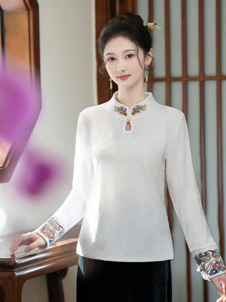 2025 Retro Chinese Frog Button Slimming Embroidered Long Sleeve Top for Middle-Aged and Elderly Mothers