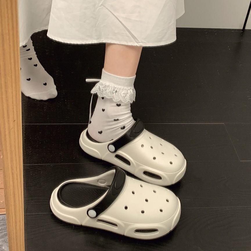 Fashion explosion, white thick-soled hole shoes, summer wear, stepping on shit-feeling bag head slippers