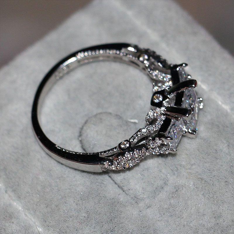 Exquisite Luxury Square Ring With White Gold Plated Rhinestones For Elegant Women
