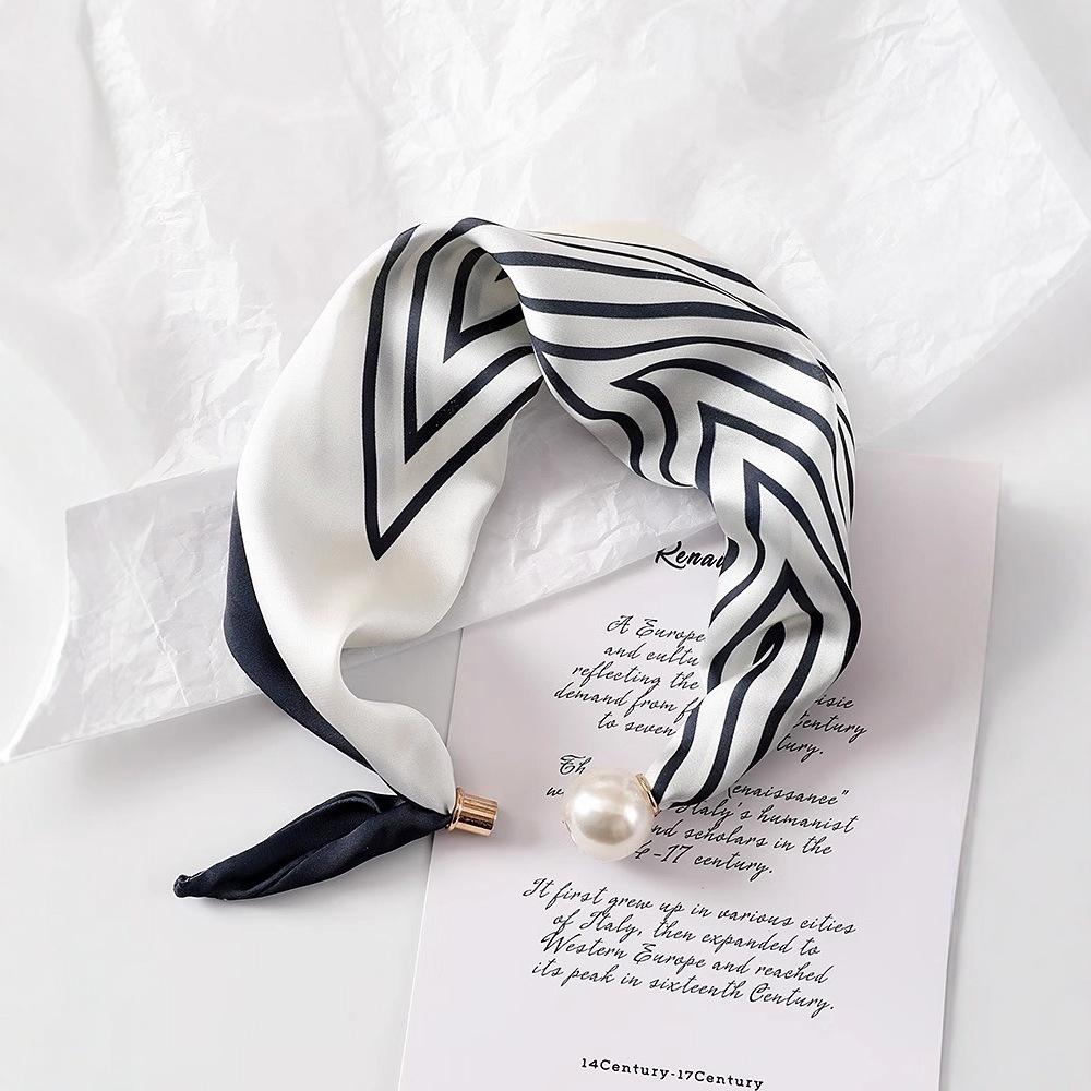 Nuovo versatile piccola coda perla fibbia magnetica foulard quadrato foulard di seta donna primavera estate abbinamento camicia decorazione professionale foulard sottile