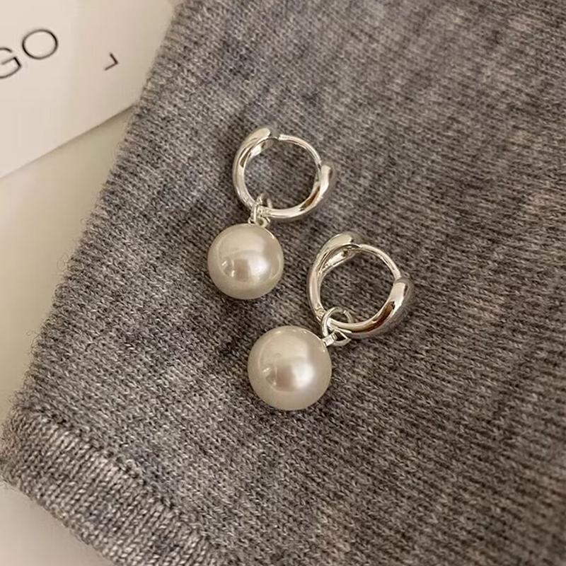 New Cute Pearl Studs Hoop Earrings For Women  Color Eardrop Minimalist Tiny Huggies Hoops Wedding Fashion Jewelry
