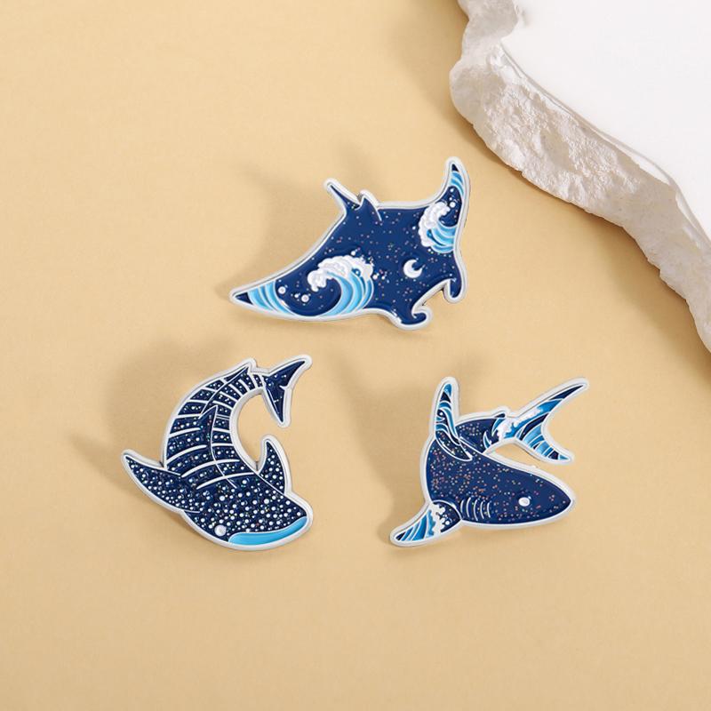 Marine Animals Blue Whale Shaker Enamel Pins Glitter Ocean Sea Animal Brooches Lapel Badge Jewelry Accessories Gift for Friends
