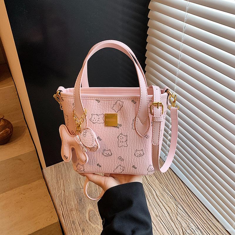 Today's Popular Bags, New Autumn and Winter Texture Niche Shoulder Bags, Versatile Messenger Bucket Bags