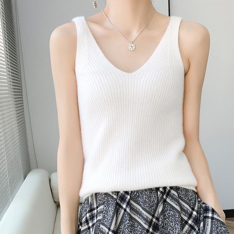 Women's V-Neck Wool Knit Vest: Autumn/Winter Solid Color Sleeveless Camisole for Commuting.