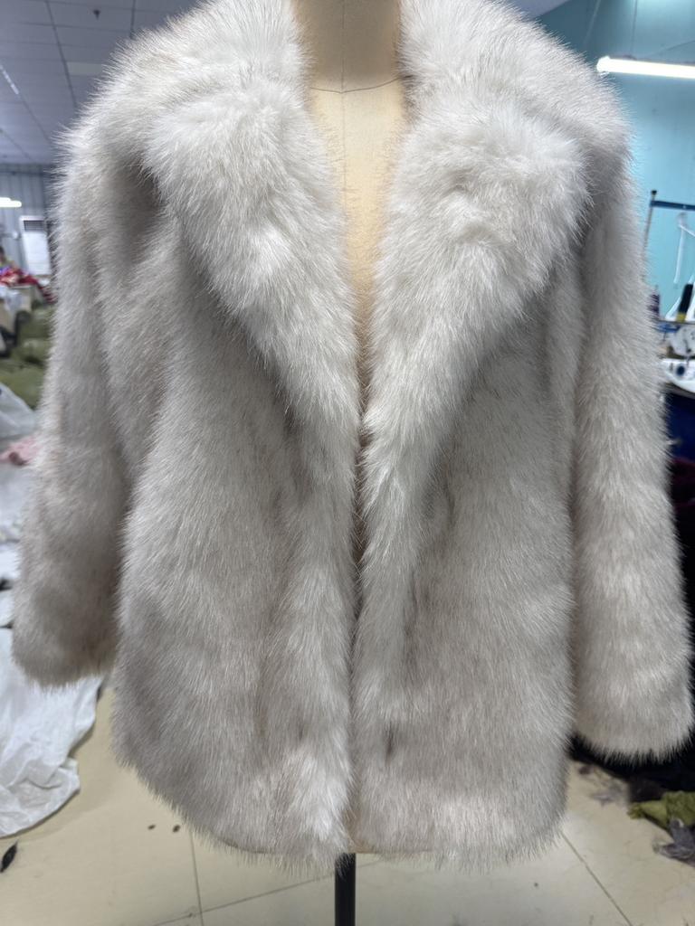 Autumn And Winter Women'S White Background Black Tip European And American Medium And Long Suit Coat Coat Artificial Fur Imitation Fur Coat