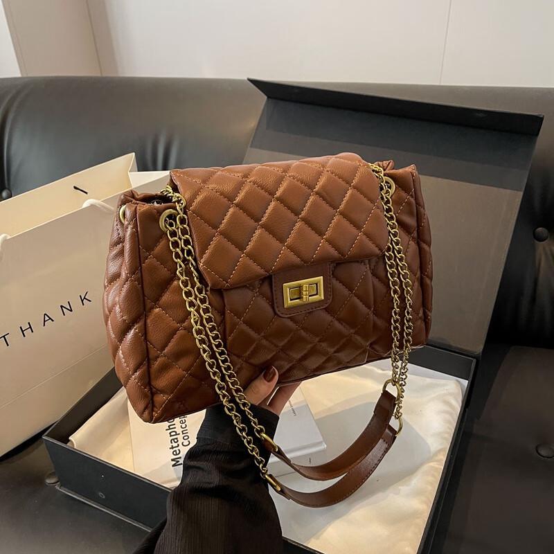 REWELL Большая сумка через плечо на цепочке с ромбовидной стежкой