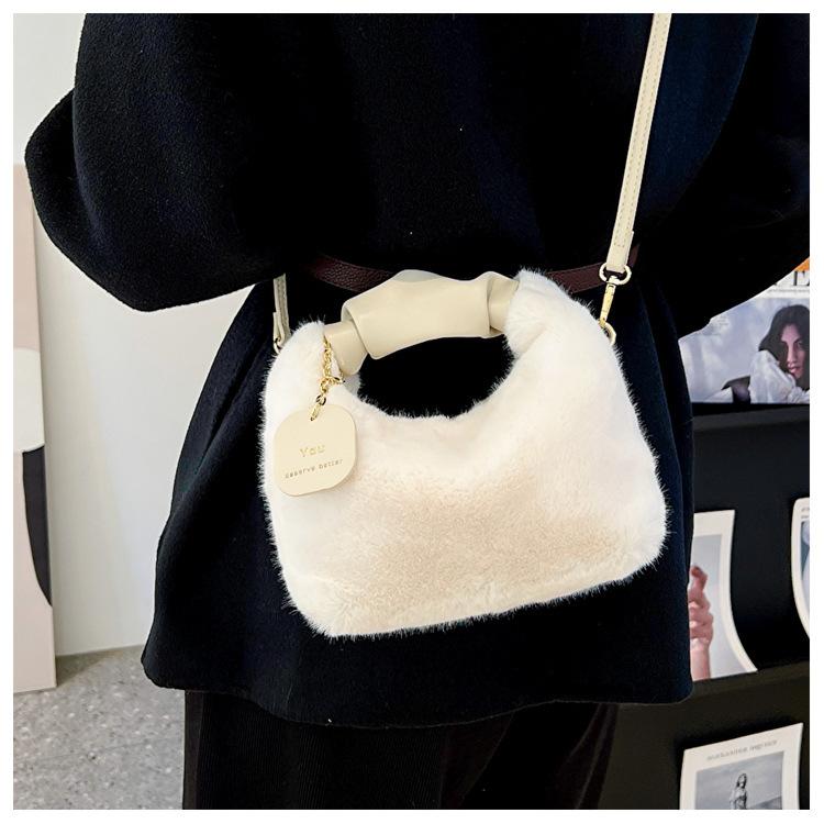 New plush messenger bag handbag texture fashion women's bag autumn and winter hair bag versatile niche chain handbag
