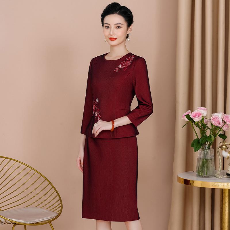 Wine Red Elegant Two-Piece Mother of the Groom Dress: Autumn 2023 Skirt Set