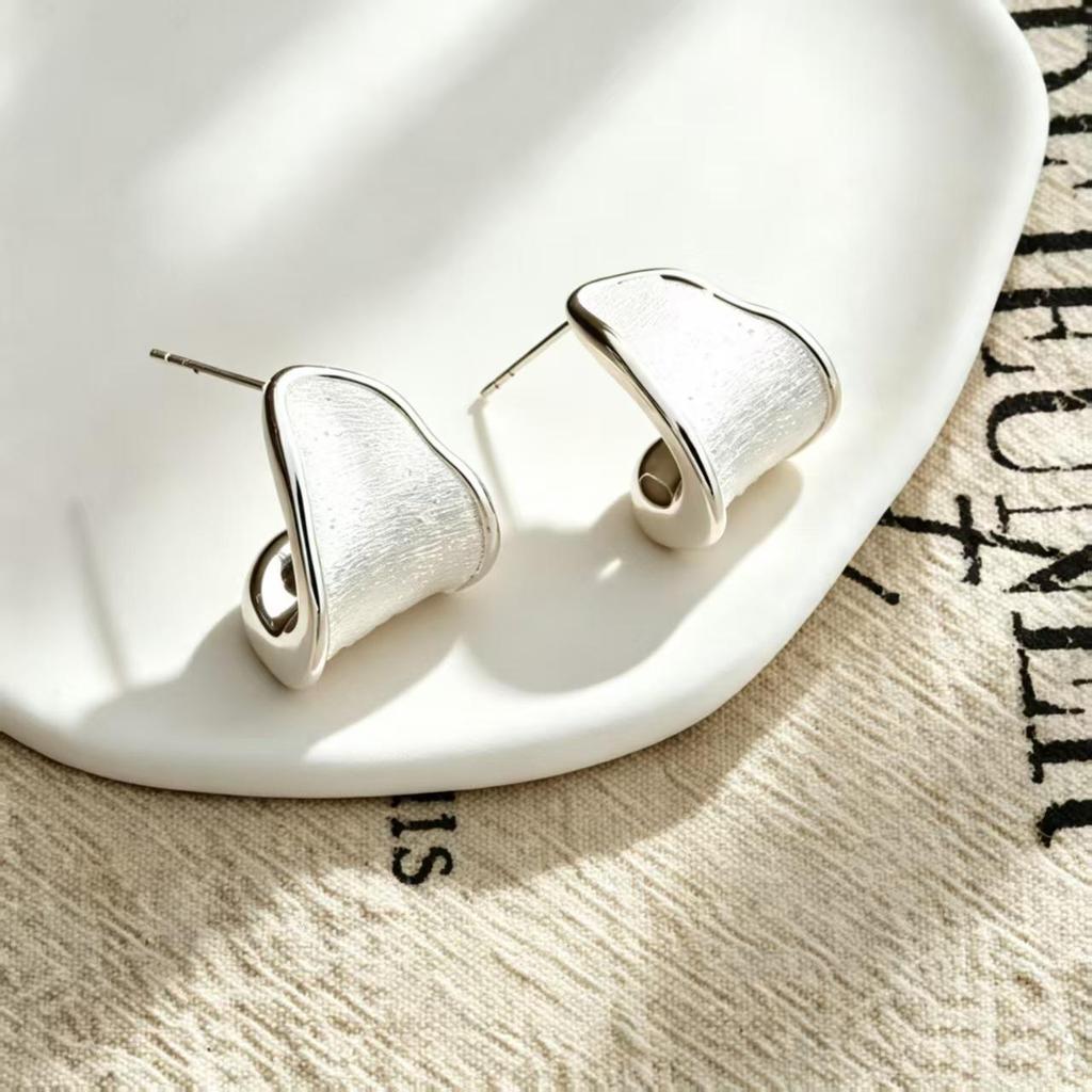 European & American High-End Brushed Metal 2026 Irregular Designer Earrings Studs