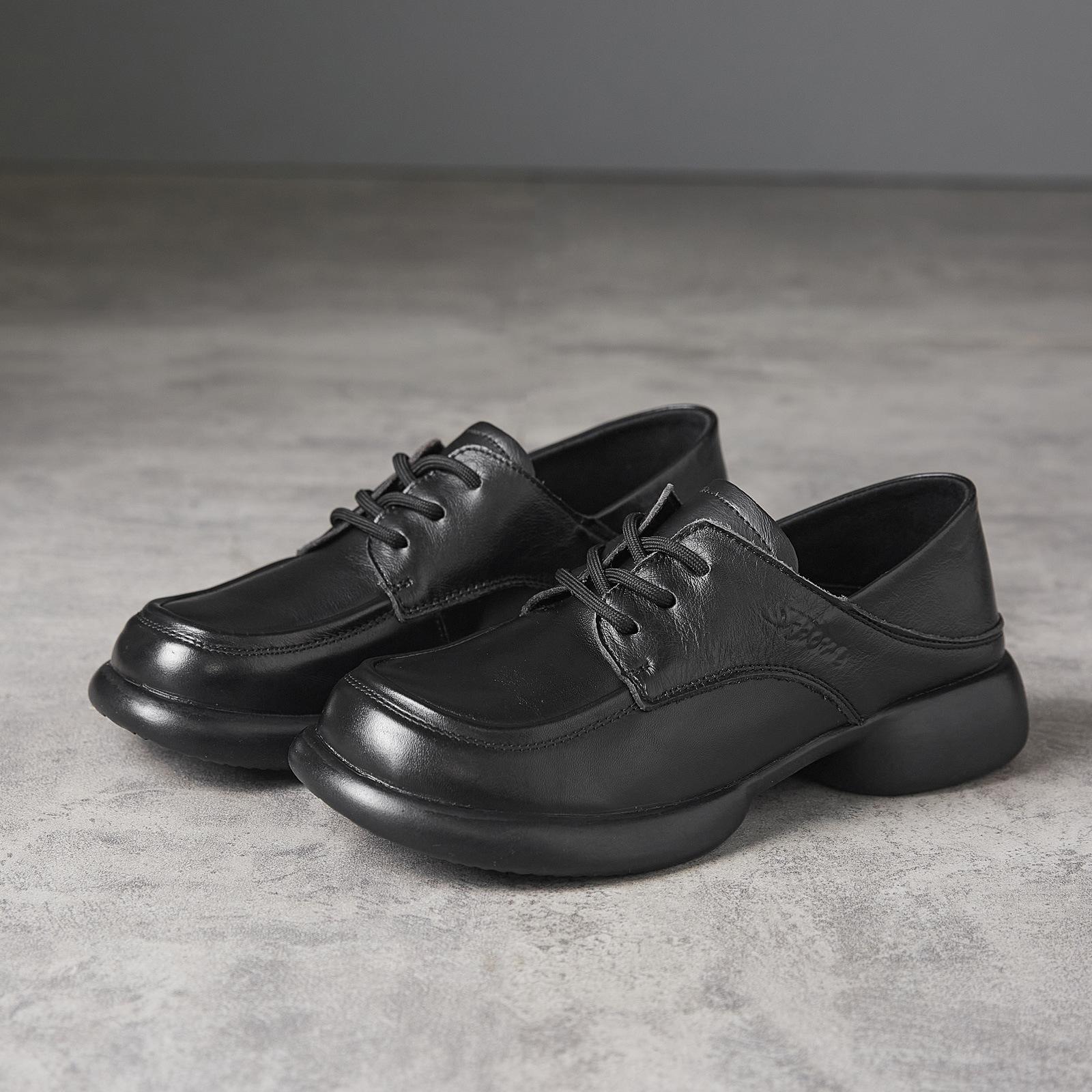

Leather women s spring new small leather shoes, soft soles, laces, round heads, and two versatile women s shoes. 35 чорний