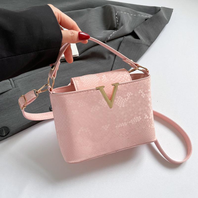 2025 light luxury high-end fashion women's handbag snake pattern versatile shoulder bag simple atmosphere messenger bag