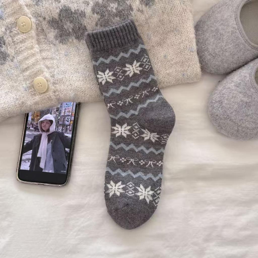 Xiaohongshu Is The Same Hot Sale! Winter Wool Socks Combination Gray Buttons Thickened Warm Pile Socks Mid-Tube Socks Socks