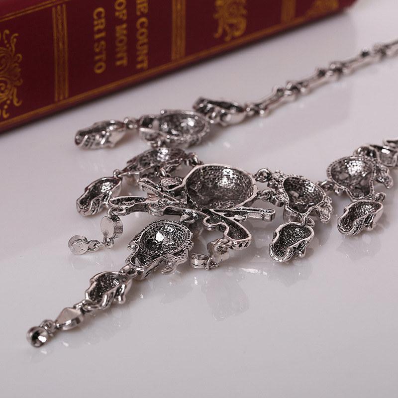 Vintage Design Halloween Necklace Skull Tassel Exaggerated Necklaces Fashion Sweater Chain
