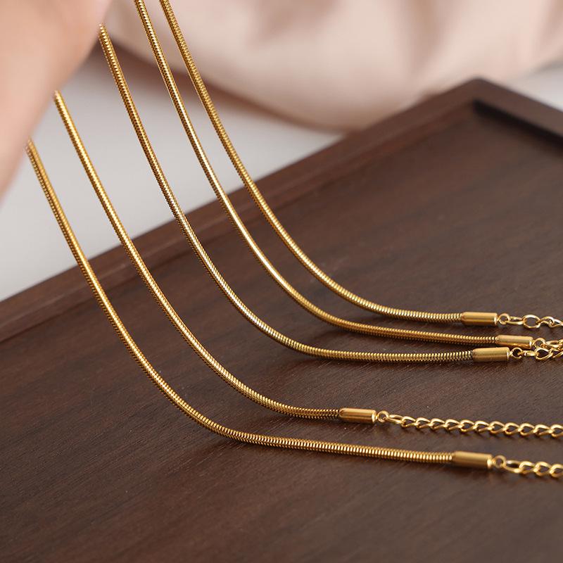 18K Gold Titanium Steel Versatile Bracelet for Women - Non-fading, Sweet Girl Chain