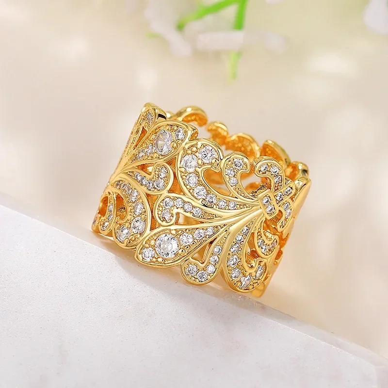 French Light Luxury Hollow Palace Rings for Women Small Fresh Flower Index Finger Ring Natural Snowflake High-grade Ring