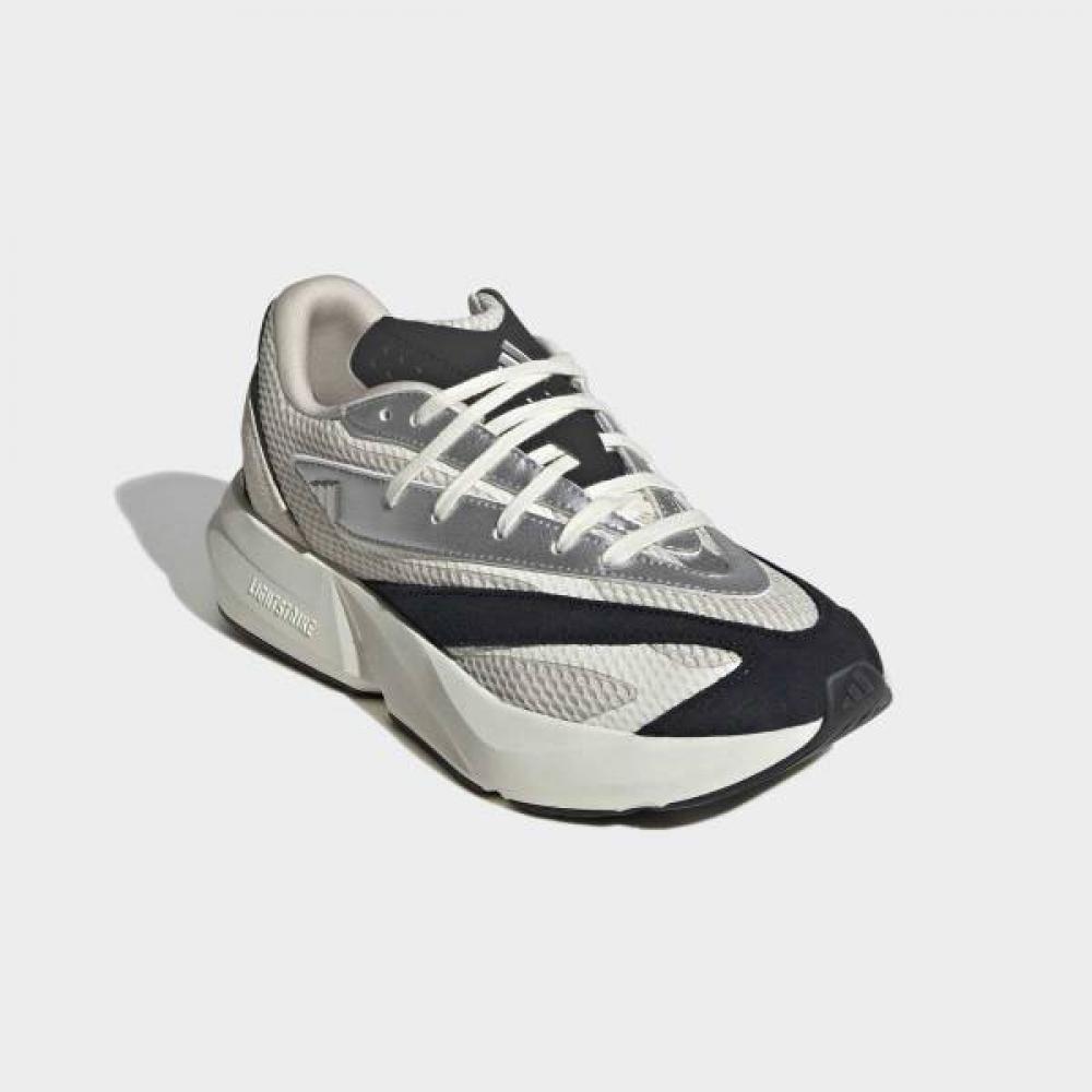 

AdidAs LightblAze Offers A Lightweight And comfortAble Fit With A Modern Design 255