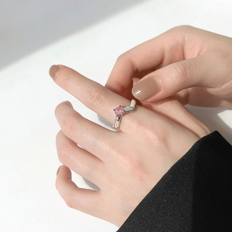 Niche Design High Sense Cold Wind Sweet Cool Wind Simple Personality Cool Female Fashion Pink Zircon Ring Adjustable opening