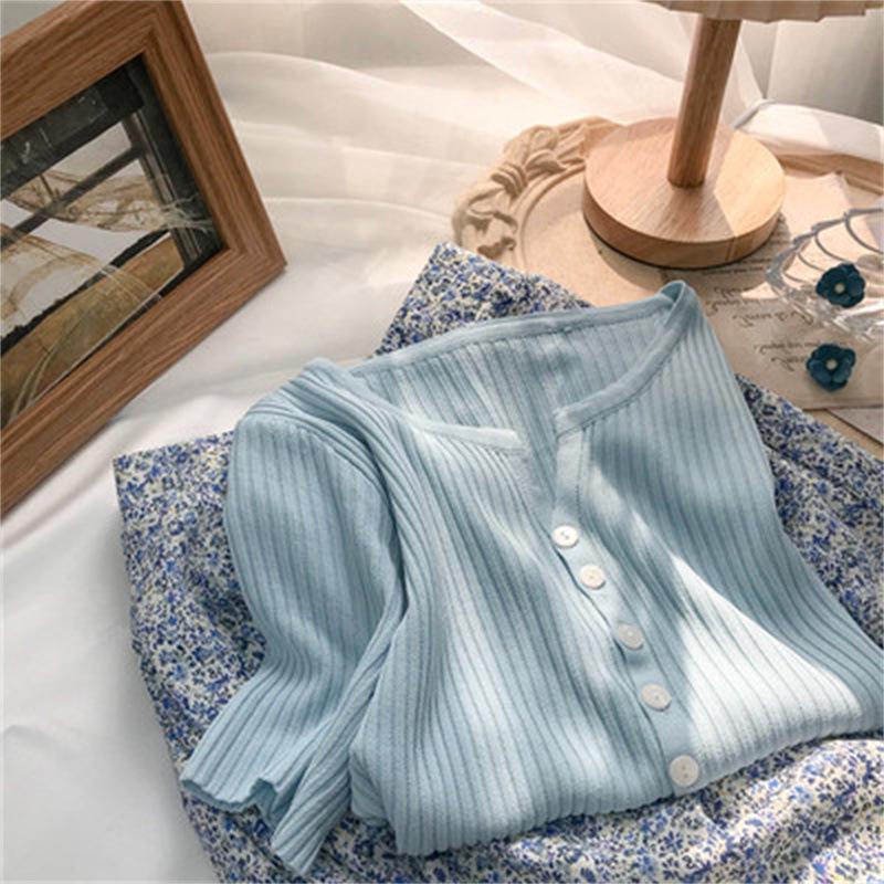 Women's Ice Silk V-Neck Button-Up Loose Short Sleeve Cardigan Top for Spring/Summer 2025.
