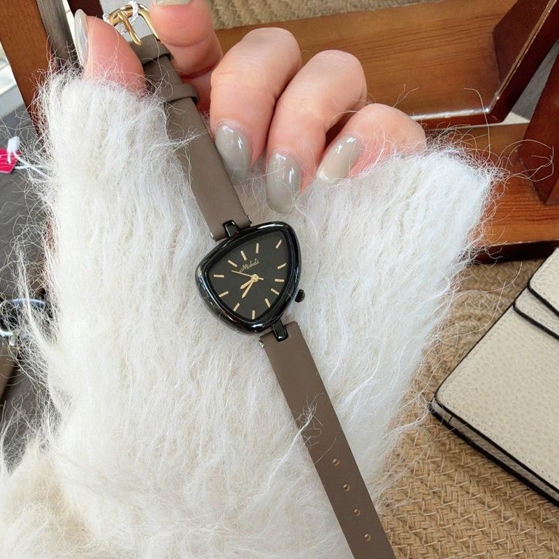 Copper Shell Niche Design Sense Irregular Triangular Women'S Watch Simple Fashion Quartz Watch