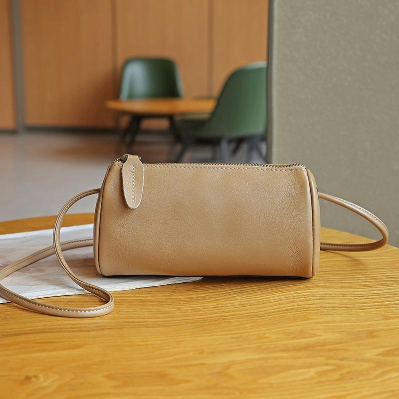Leather women's bags, small bags, new high-end retro shoulder bags, fashionable versatile cowhide messenger bags, bags for women