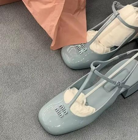 High-Heeled Sandals with Metal Decoration for Women, Professional, Fashionable Office Shoes, 2026