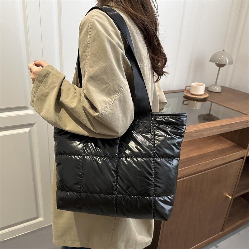 Vintage Solid Color Women Shoulder Bags Large Capacity Portable Ladies Casual Tote Bag Simple Quilted Design Female Handbags