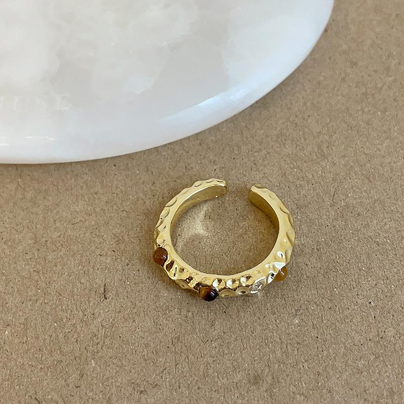 

Высококачественное плиссированное металлическое кольцо с тигровым глазом и цирконом, женское кольцо Майяра в стиле ретро, легкое, роскошное, универсальное кольцо