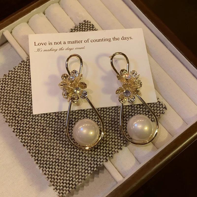Zircon Flower Water Drop Pearl Earrings Exquisite Stud Earrings Light Luxury High Sense Fashion Temperament Earrings Women