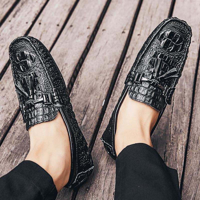 Men Casual Shoes Fashion Male Shoes Soft Men Tassel Loafers Leisure Moccasins Slip On Men's Driving Shoes Black Man Lazy Shoes