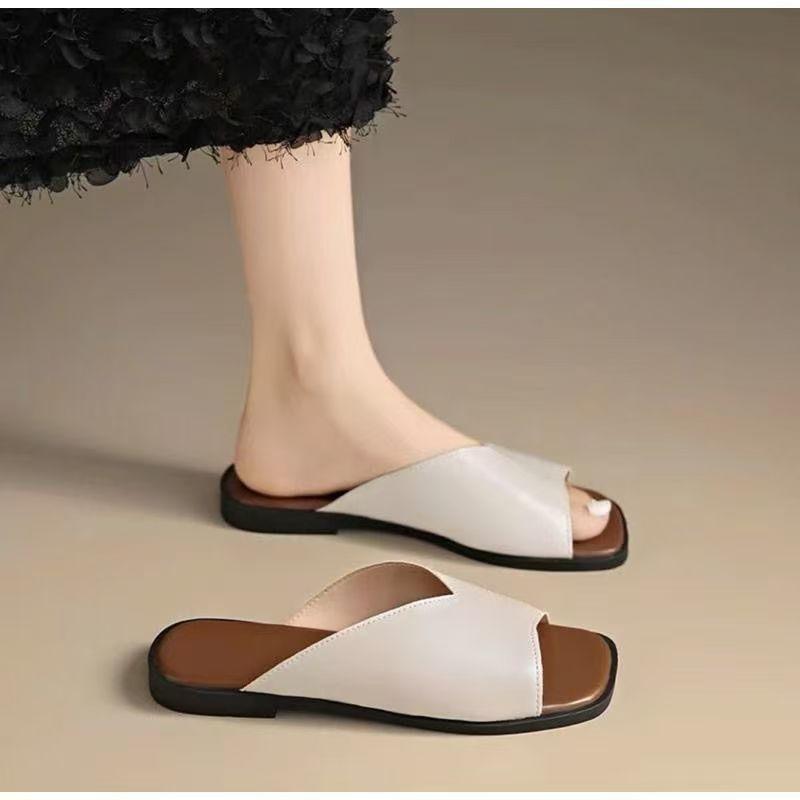 Damtofflor kvinnor går ut på sommaren för att bära den nya koreanska versionen av älvan vid havet strand mjuka platta enords-sandaler