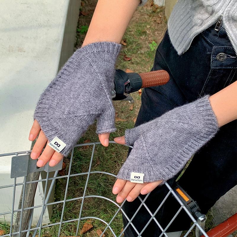 DX Winter Shell Half Knitted Gloves Female Cute Winter Dew Finger Half Finger Gloves Student Wool Warm Gloves Wholesale