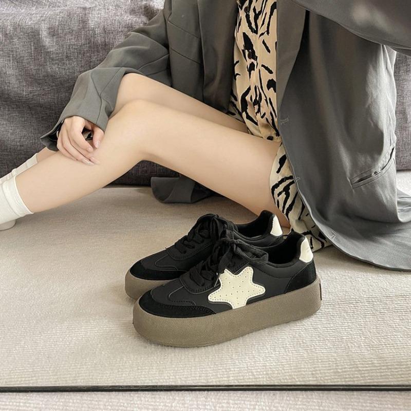 Thick-soled Star White Shoes Women's Autumn New Lightweight Versatile Non-slip Sports Shoes Casual Board Shoes