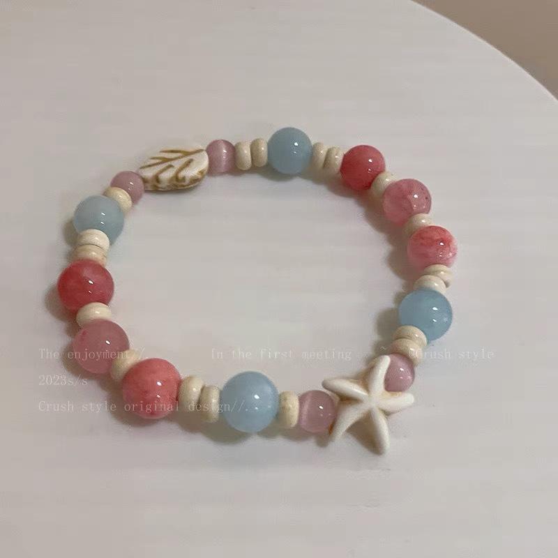 Trendy Cat Bracelet: Sweet & Cool Sandalwood Jewelry for Women