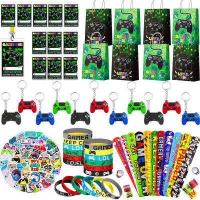 Cadeaux de fête de jeux vidéo pour enfants, ensemble de 110 cadeaux de fête comprenant des bracelets de jeux vidéo, des porte-clés, des sacs cadeaux, etc.