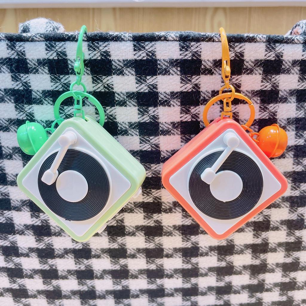 Gramophone Keychain: Fun Portable Music Box & Record Player Bag Pendant Gift for Students and Parties