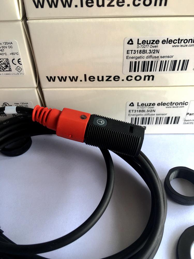 Leuze Photoelectric Switch Models: ET318BI.3/2N, ET318BI.3/4P, ET318B.3/2N