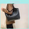 Large Capacity Quilted Shoulder Bag For Women Stylish Casual Tote Bag With Contemporary Design