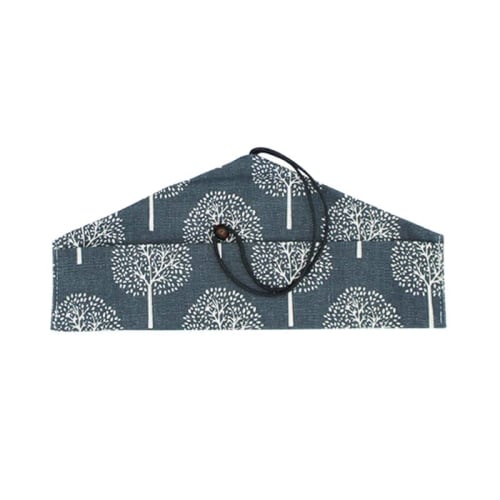 

White cloth chopstick holder for children, perfect for storing and holding bento boxes (wood)