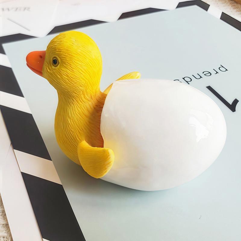 Cute Resin Little Yellow Duck Cartoon Decorative Item, Outdoor Potted Garden Table Ornament with A Broken Shell