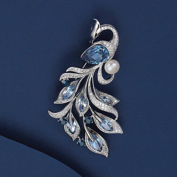 Broche de Alta Gama con Incrustaciones de Diamantes, Sensación de Alta Gama para Mujer, Flor para el Pecho, Accesorios de Ropa Multifuncionales